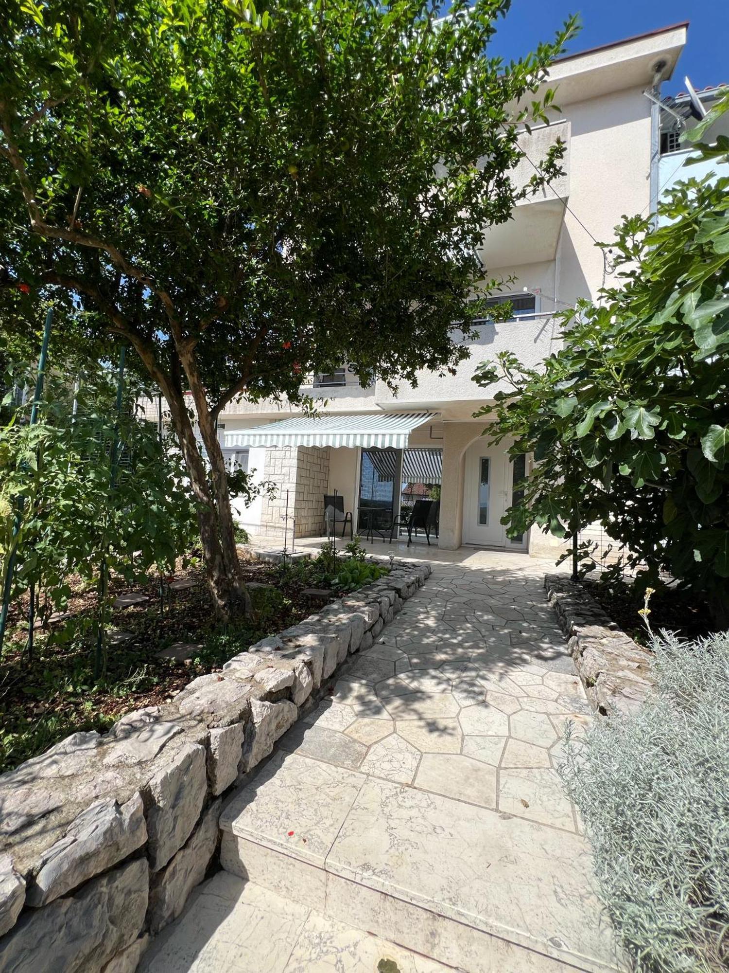 Apartments Ferguson Jadranovo Exterior photo